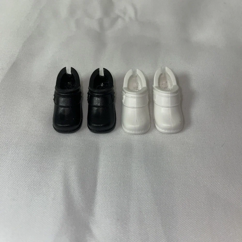 Barbie Doll Shoes Lot 2 Pairs‎ Black and White Clogs Mules Mattel Accessories